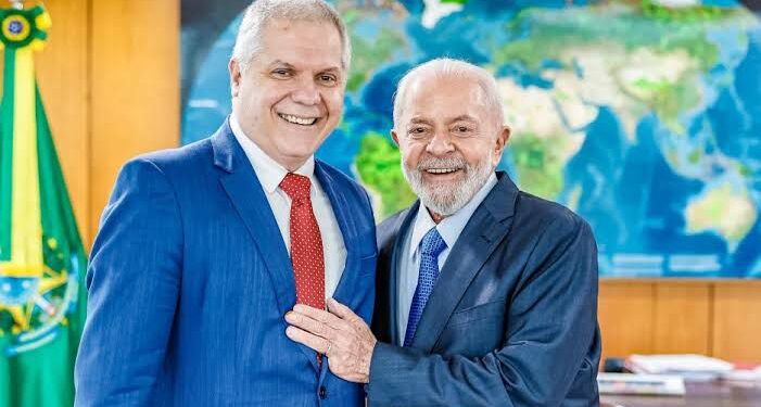 Sob Lula, ex-presidente do INSS é preso em operação da PF