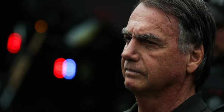 Bolsonaro é preso preventivamente em Brasília