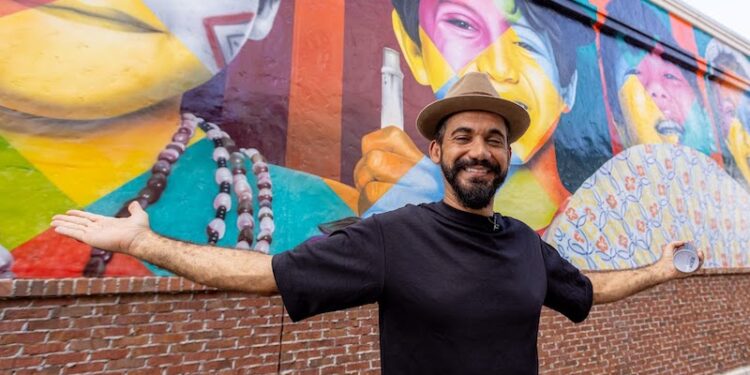 Maior grafiteiro do mundo, Kobra fala como Jesus mudou sua vida