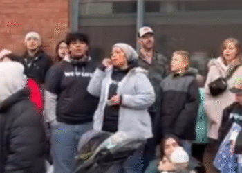 Mais de 100 cristãos adoram em clínica de aborto em Chicago: ‘Celebramos a vida’