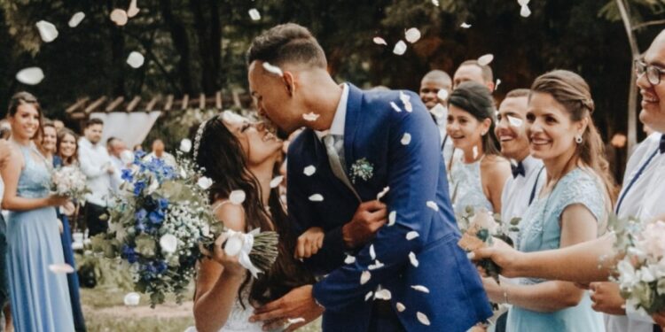 Evangélicos são os que mais casam, enquanto união estável ultrapassa casamento no Brasil