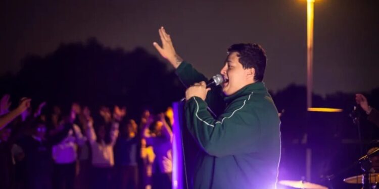 Estudantes da USP tentam impedir cultos do Dunamis Pocket na universidade