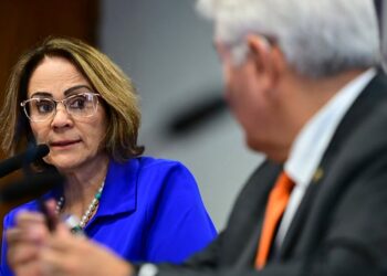 Damares Alves pede ação do Itamaraty diante de perseguição brutal a cristãos na Nigéria