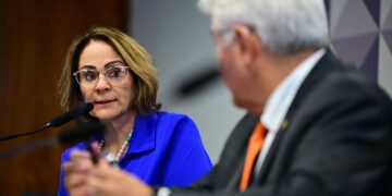 Damares Alves pede ação do Itamaraty diante de perseguição brutal a cristãos na Nigéria