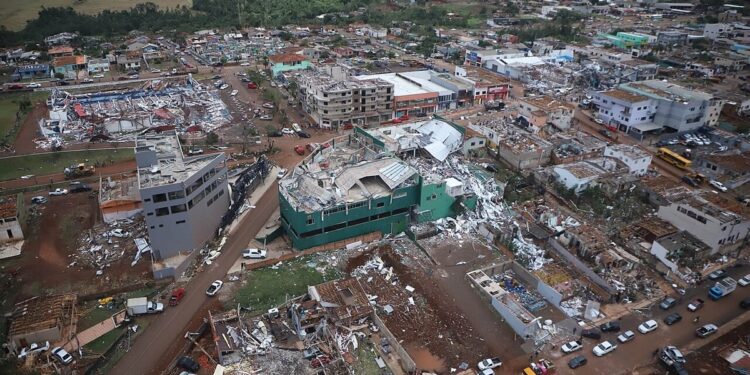 Igrejas se mobilizam para socorrer vítimas de tornado no Paraná