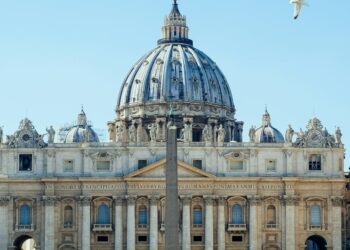 Vaticano afirma que Jesus Cristo é o único Redentor e Mediador, não Maria