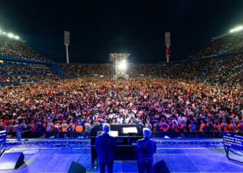 75 mil pessoas ouvem o Evangelho em evento de Franklin Graham na Argentina