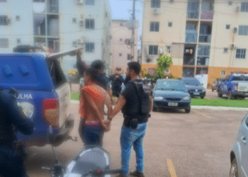 Polícia prende dois suspeitos de assalto brutal a casal no bairro Embratel