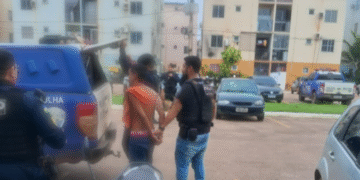 Polícia prende dois suspeitos de assalto brutal a casal no bairro Embratel