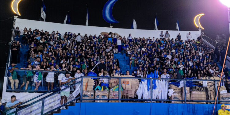 Duelo na Fronteira abre com grande público e destaque para apresentação do Boi Malhadinho