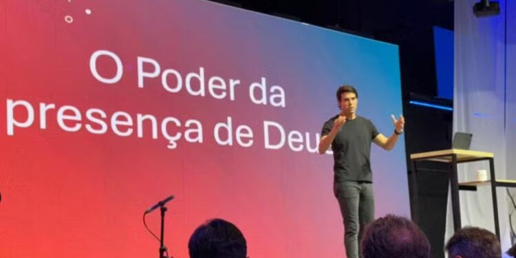 Kaká prega em Encontro de Homens sobre ‘Presença de Deus’