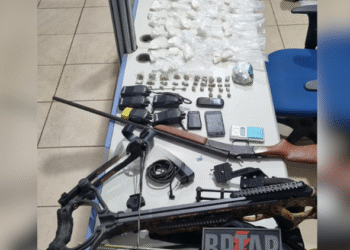 Operação no Mocambo prende três homens e apreende arsenal com mais de 190 munições