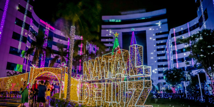 Natal de Luz 2025 transforma Palácio Rio Madeira em destino turístico imperdível neste fim de ano