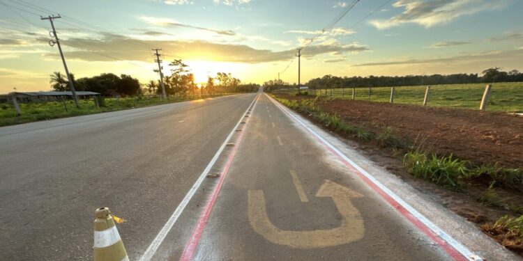 Revitalização de ciclofaixa e sinalização proporciona mais segurança na RO-481, em São Miguel do Guaporé