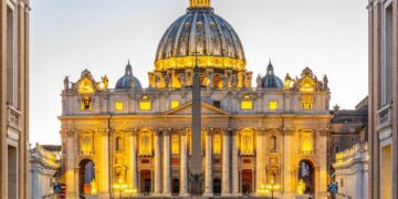 Vaticano afirma que Jesus Cristo é o único Salvador e Mediador, e não Maria