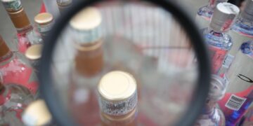 Brasil chega a 16 mortes confirmadas de intoxicação por metanol