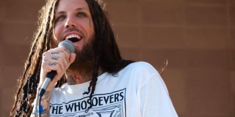 Contra o ‘câncer’ religioso, Brian Welch diz que Cristo é ‘relação’