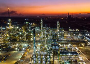 Justiça suspende novos licenciamentos no antigo Comperj