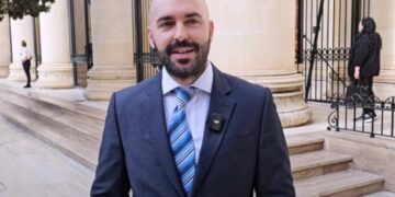 Adiada sentença de cristão processado por testemunhar ser ex-gay