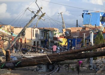 Rastro de destruição do furacão Melissa já soma 28 mortes