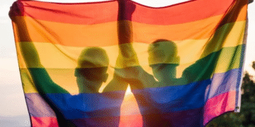 Juízes estão autorizados a não realizarem casamentos entre pessoas do mesmo sexo com base em crenças religiosas, nos EUA