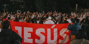 Jovens evangelizam e dezenas aceitam Jesus, em Madri