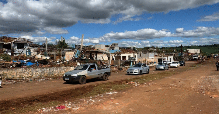 Igrejas se unem para ajudar vítimas de tornado no Sul do país
