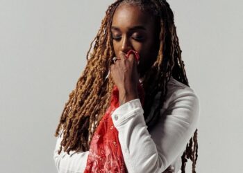 Jackie Hill Perry volta à música gospel