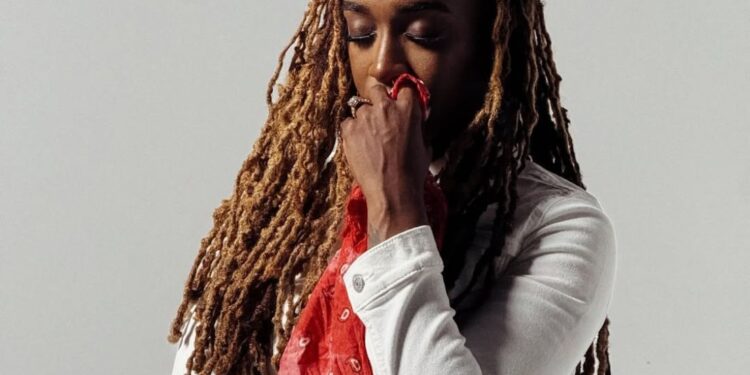 Jackie Hill Perry volta à música gospel