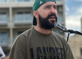 Cristão processado por testemunhar ser ex-gay aguarda sentença