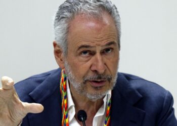 Presidente da COP30 prevê prolongamento das negociações após incêndio