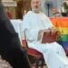 Padre celebra missa com bandeira LGBT em igreja na Espanha
