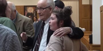 Pastor de 87 anos é absolvido de acusação de pornografia infantil