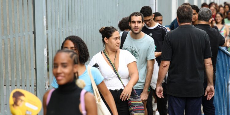 Enem 2025: cerca de 70% dos inscritos fizeram as duas etapas da prova