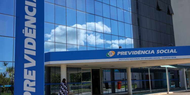 Portaria amplia temporariamente prazo de auxílio-doença sem perícia