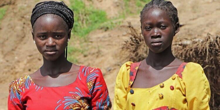 Nigéria: 100 estudantes sequestradas em escola cristã são libertadas