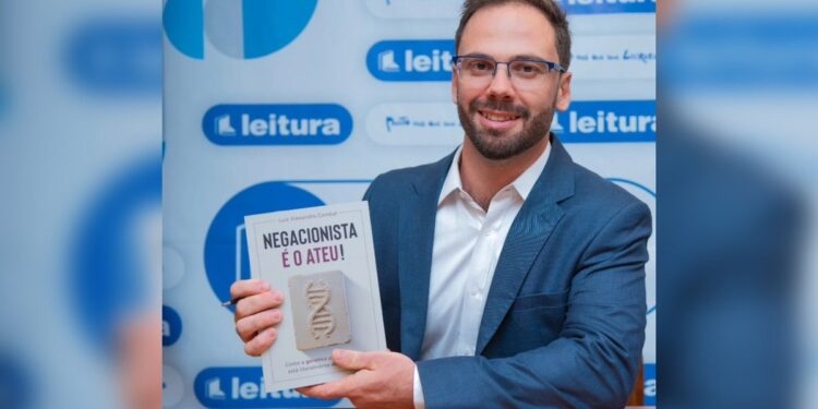 Ex-ateu reconhece Jesus ao estudar a condição genética do filho: “Vi Deus no DNA”