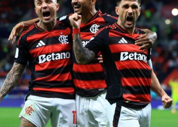 Flamengo enfrenta PSG em busca do título da Copa Intercontinental