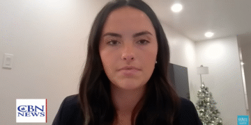 Estudante cristã de medicina recebe nota zero em redação após ir contra ideologia de gênero