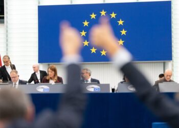 Parlamento Europeu aprova projeto que financia “turismo do aborto”