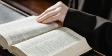 Pouso Alegre é a terceira cidade de MG a aprovar uso da Bíblia em escolas