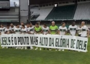 Coritiba comemora título com faixa: “Jesus é o ponto mais alto da glória de Deus”