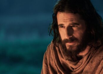 Ator principal de “The Chosen” diz que ateus se converteram através da série