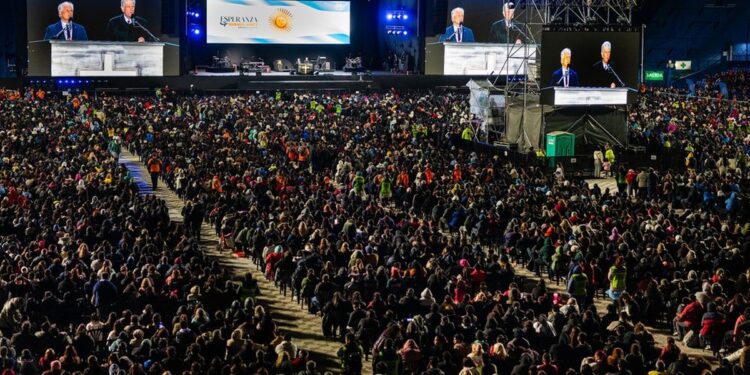 8.000 pessoas aceitam Jesus em evangelismo na Argentina: ‘Toda glória a Deus’