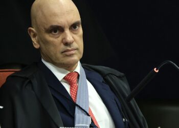 Moraes autoriza Bolsonaro a deixar a prisão para fazer cirurgia