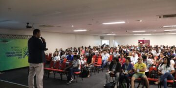 Congresso Estadual de Educação Física e Esporte Escolar reúne 300 participantes em formação voltada à Educação Paralímpica