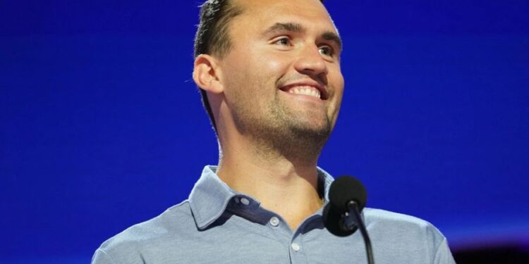 Pastores cobrados a pregarem contra o aborto após morte de Kirk