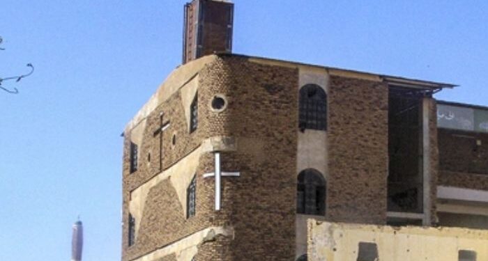 Igrejas vandalizadas com declaração de fé islâmica escrita nas paredes, no Sudão