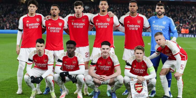 Jogadores do Arsenal fazem leitura bíblica antes dos jogos