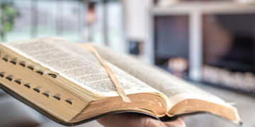 Dia da Bíblia: a influência histórica e cultural do livro sagrado